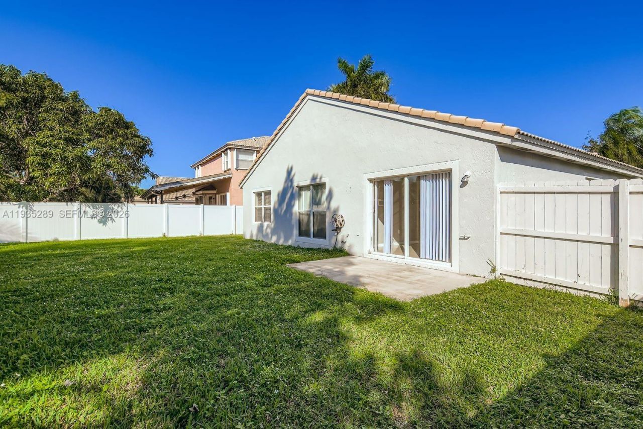 14242 NW 18th Pl, Pembroke Pines, FL 33028 Photo