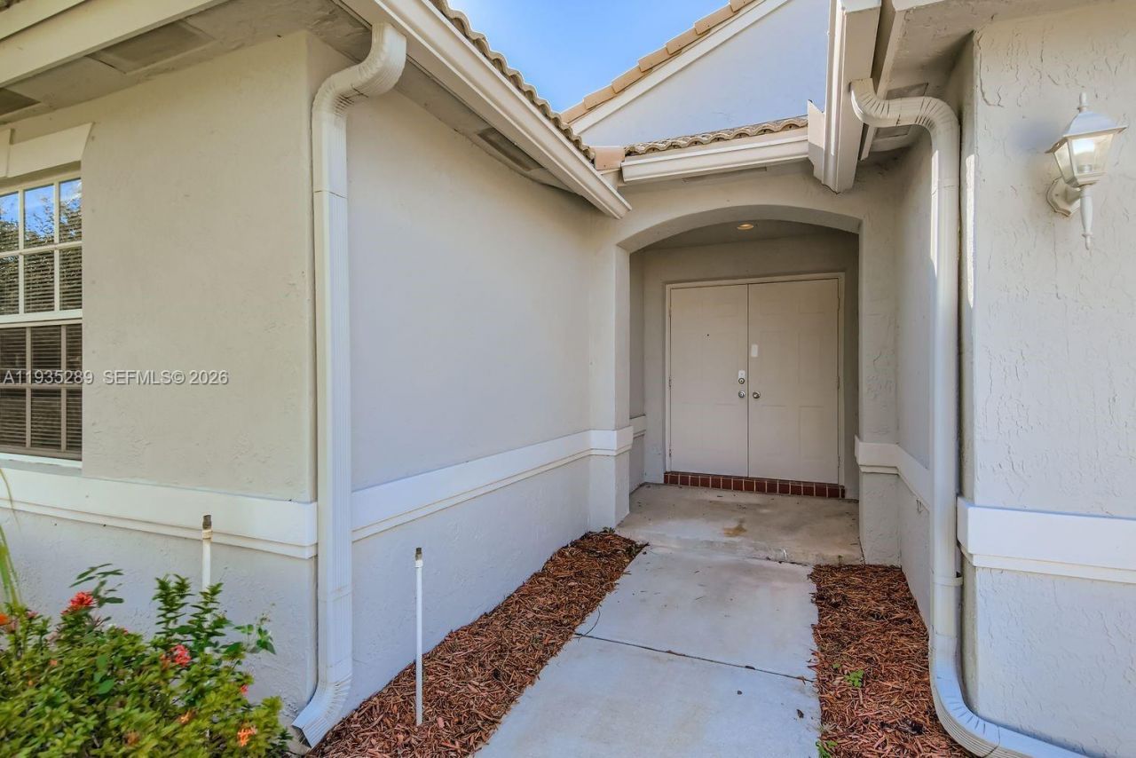 14242 NW 18th Pl, Pembroke Pines, FL 33028 Photo