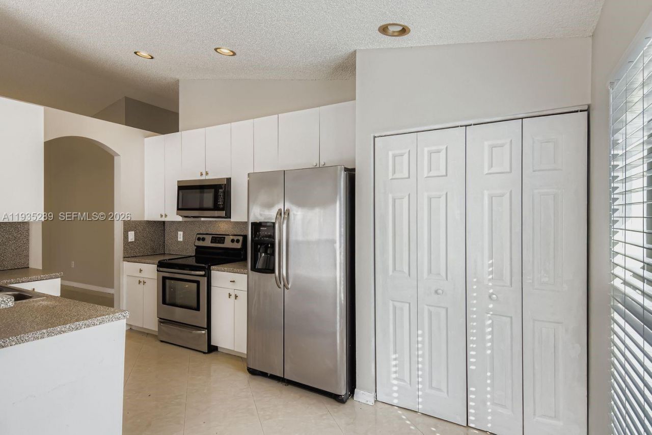 14242 NW 18th Pl, Pembroke Pines, FL 33028 Photo