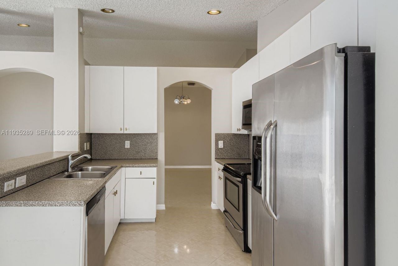 14242 NW 18th Pl, Pembroke Pines, FL 33028 Photo