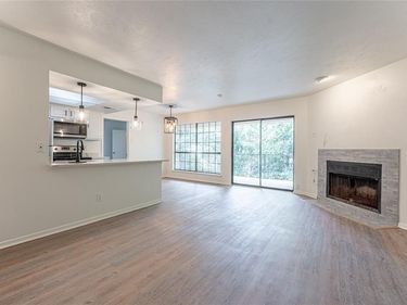 2505 Wedglea, Unit 203, Dallas, TX 75211