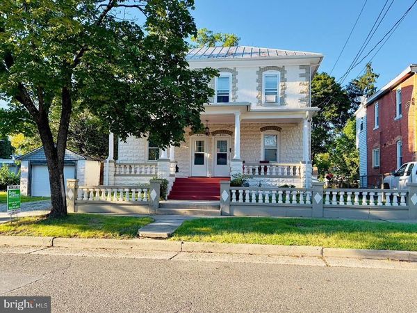 814 E CHERRY STREET, VINELAND, NJ 08360