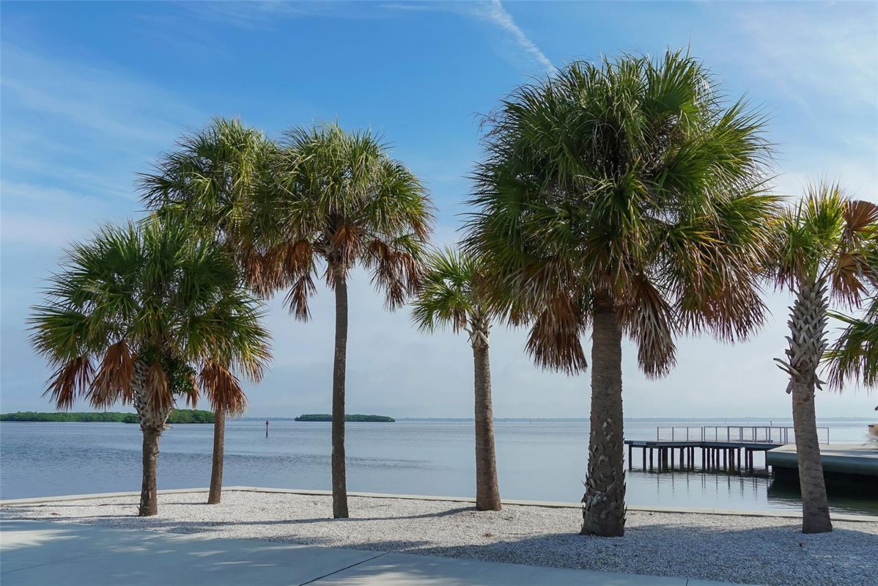 579 Bayview Drive, Longboat Key, FL 34228 Photo