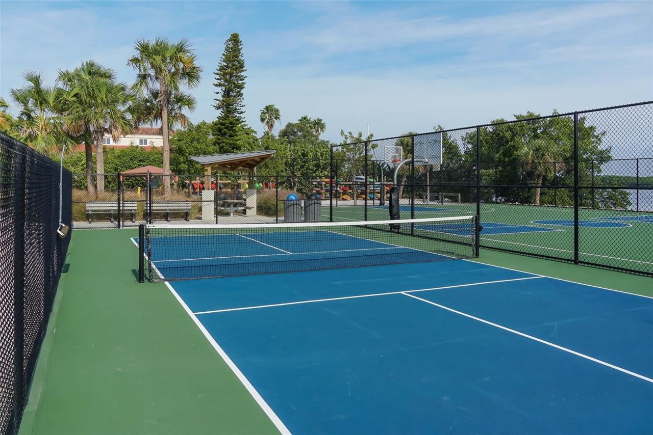 579 Bayview Drive, Longboat Key, FL 34228 Photo