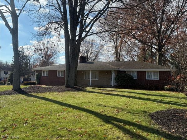 2612 Frostwood Drive, Austintown, OH 44515
