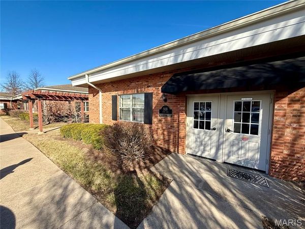 918 Hemsath Road, St Charles, MO 63303