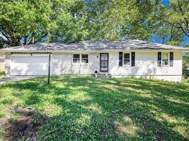 801 N Redwood Drive, Independence, MO 64056