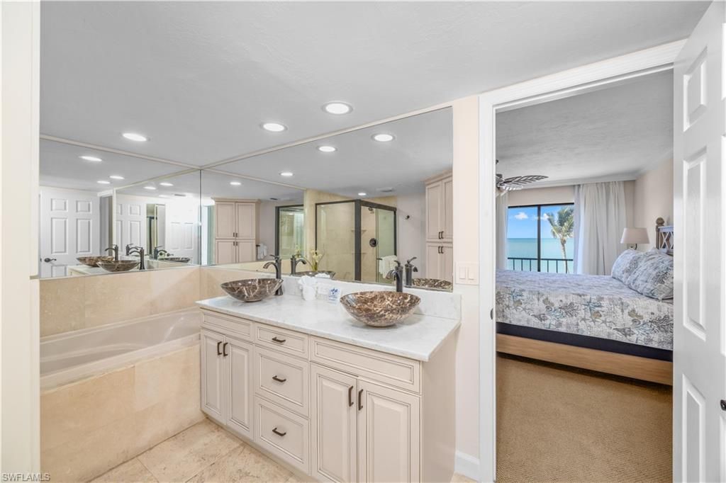 2445 W Gulf Dr, Unit 44E, Sanibel, FL 33957 Photo