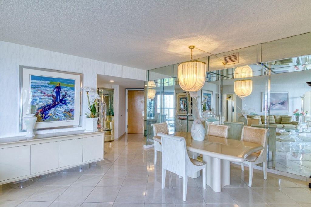 20185 E Country Club Drive, Unit 1709, Miami, FL 33180 Photo