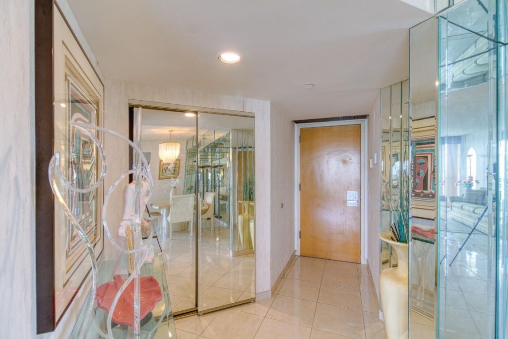 20185 E Country Club Drive, Unit 1709, Miami, FL 33180 Photo