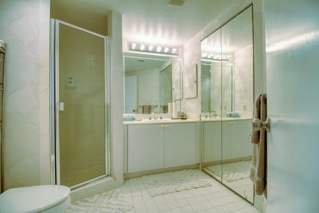 20185 E Country Club Drive, Unit 1709, Miami, FL 33180 Photo