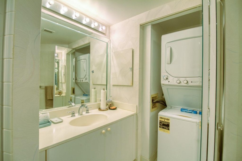 20185 E Country Club Drive, Unit 1709, Miami, FL 33180 Photo