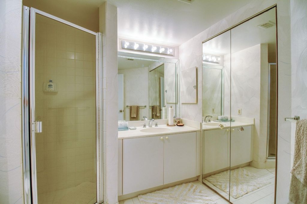 20185 E Country Club Drive, Unit 1709, Miami, FL 33180 Photo