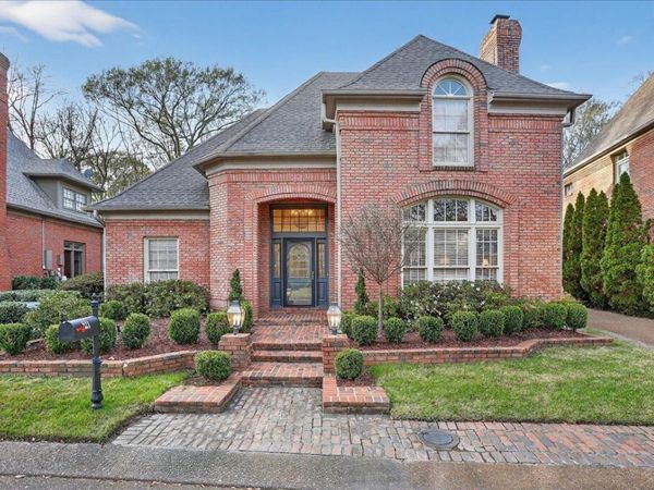 931 W RIVERWALK DR, Memphis, TN 38120