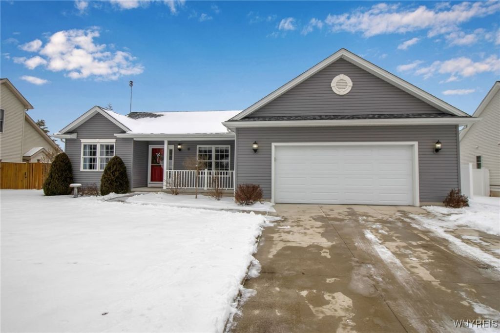 145 The Commons, Grand Island, NY 14072 Main Photo