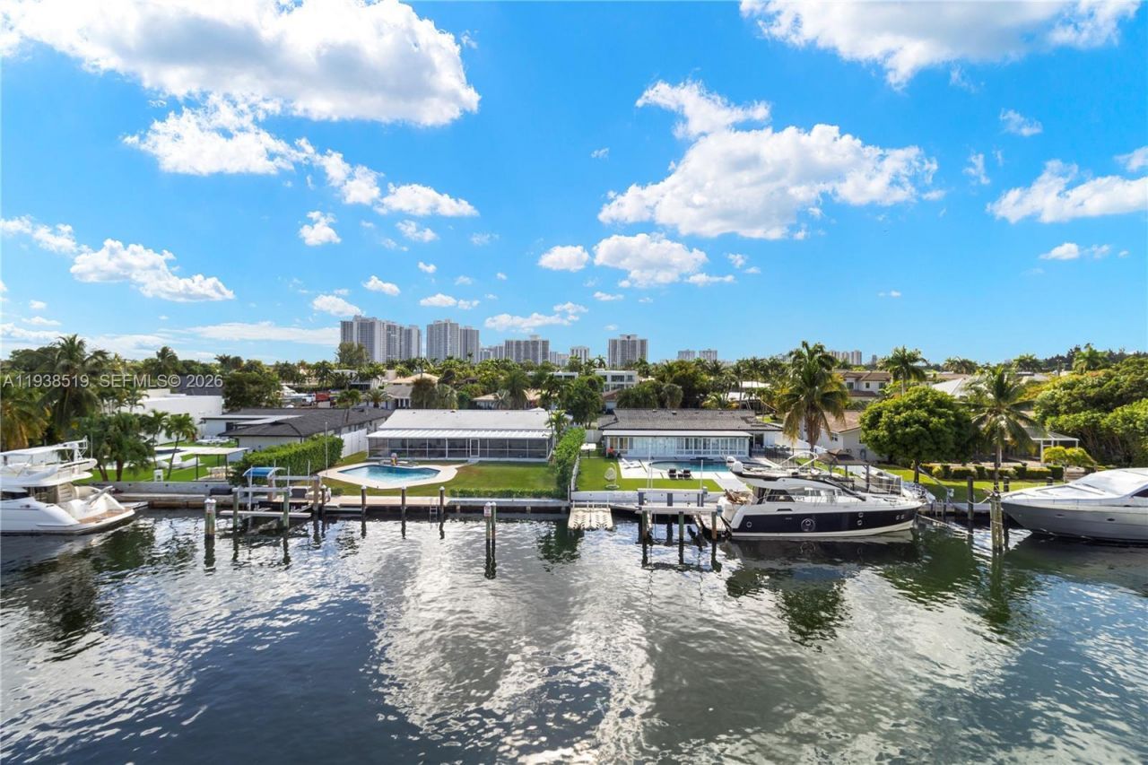 455 Paradise Isle Blvd, Unit 402, Hallandale Beach, FL 33009 Photo