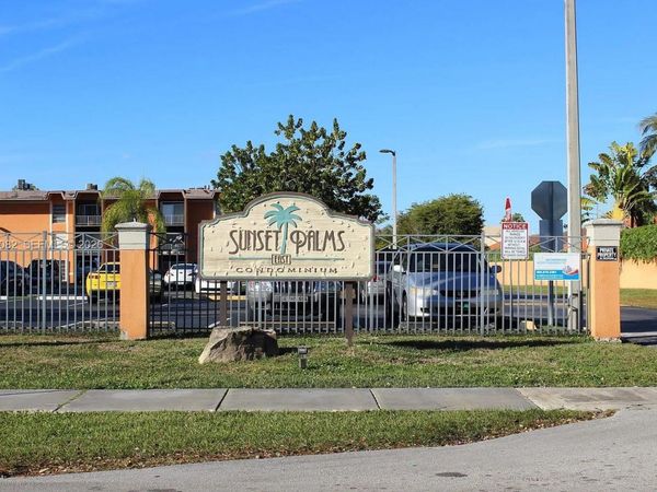 9441 SW 76th St, Unit V33, Miami, FL 33173