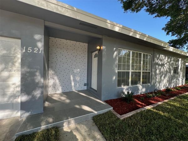 1521 NE 43rd Ct , Pompano Beach, FL 33064