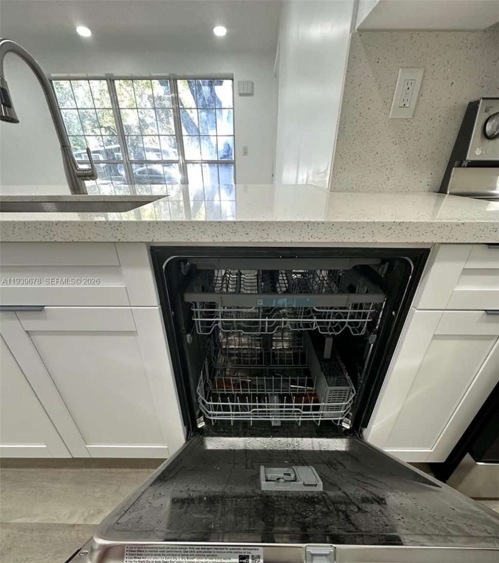 1521 NE 43rd Ct, Pompano Beach, FL 33064 Photo