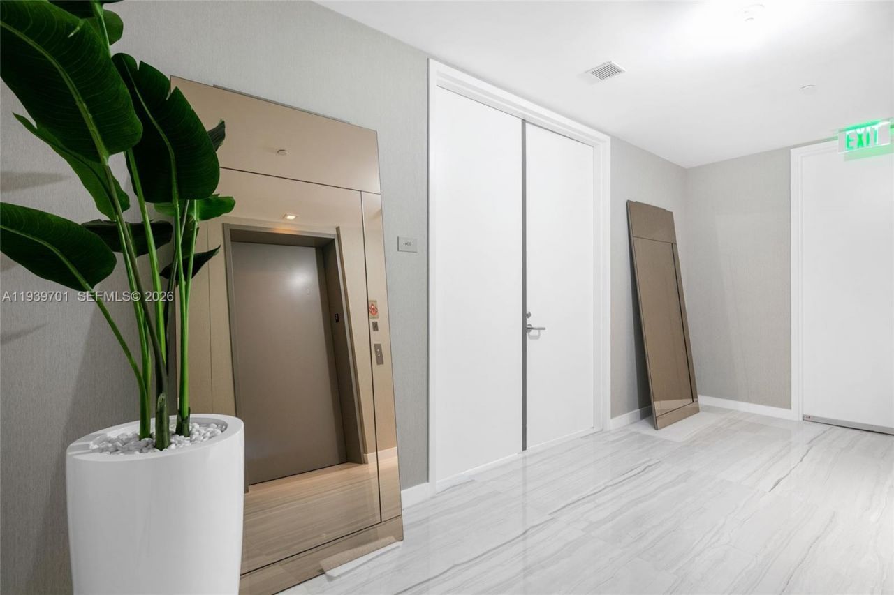 18975 Collins Ave, Unit 600, Sunny Isles Beach, FL 33160 Photo