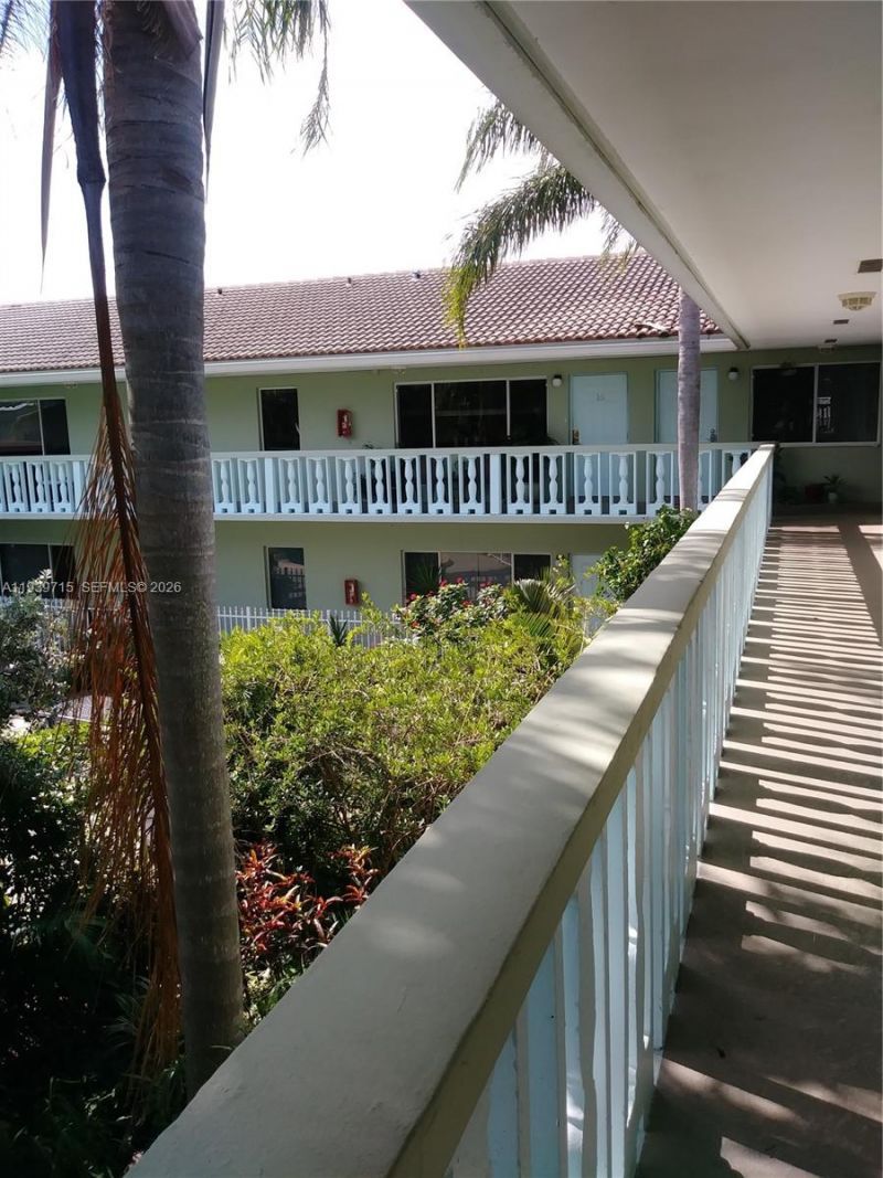1423 Holly Heights Dr, Unit 17, Fort Lauderdale, FL 33304 Photo