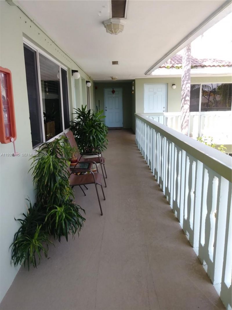 1423 Holly Heights Dr, Unit 17, Fort Lauderdale, FL 33304 Photo