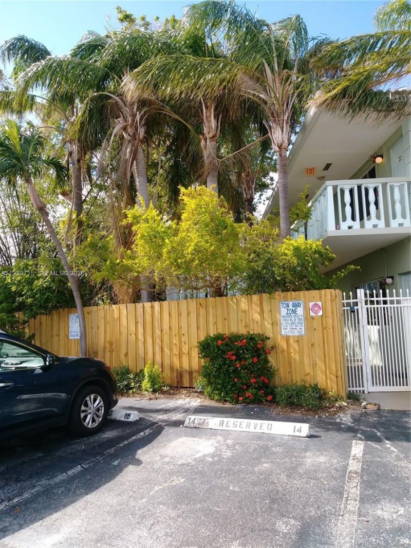 1423 Holly Heights Dr, Unit 17, Fort Lauderdale, FL 33304 Photo
