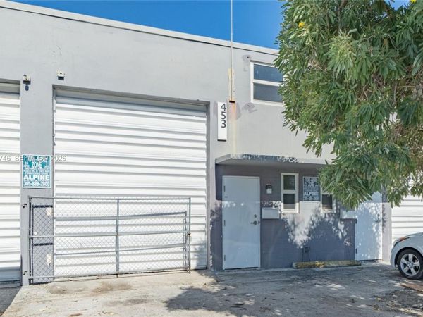 453 W 28th St, Hialeah, FL 33010