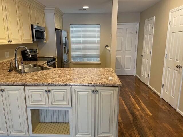 603 Pine Bluff Drive Photo 5