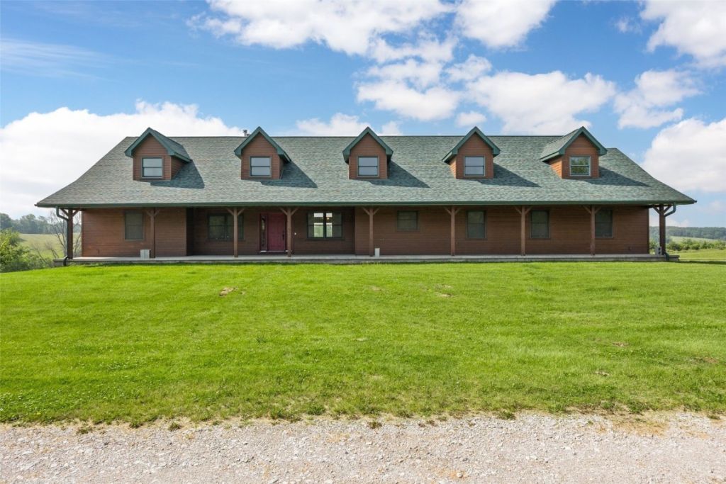 660 Garfield Road, West Branch, IA 52358 Main Photo