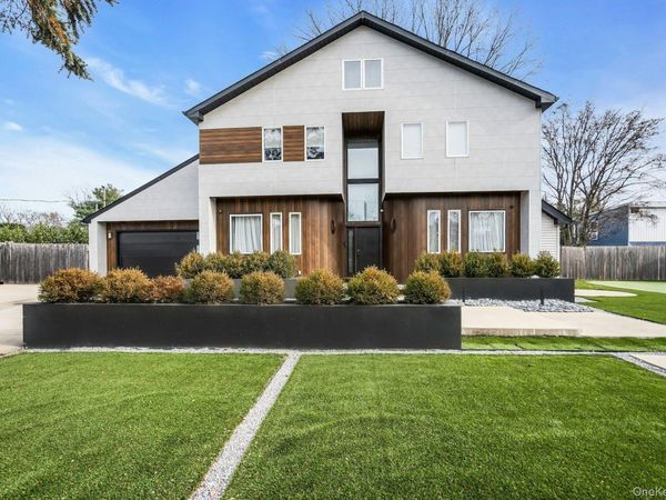 3 Maple Street, Glenwood Landing, NY 11547