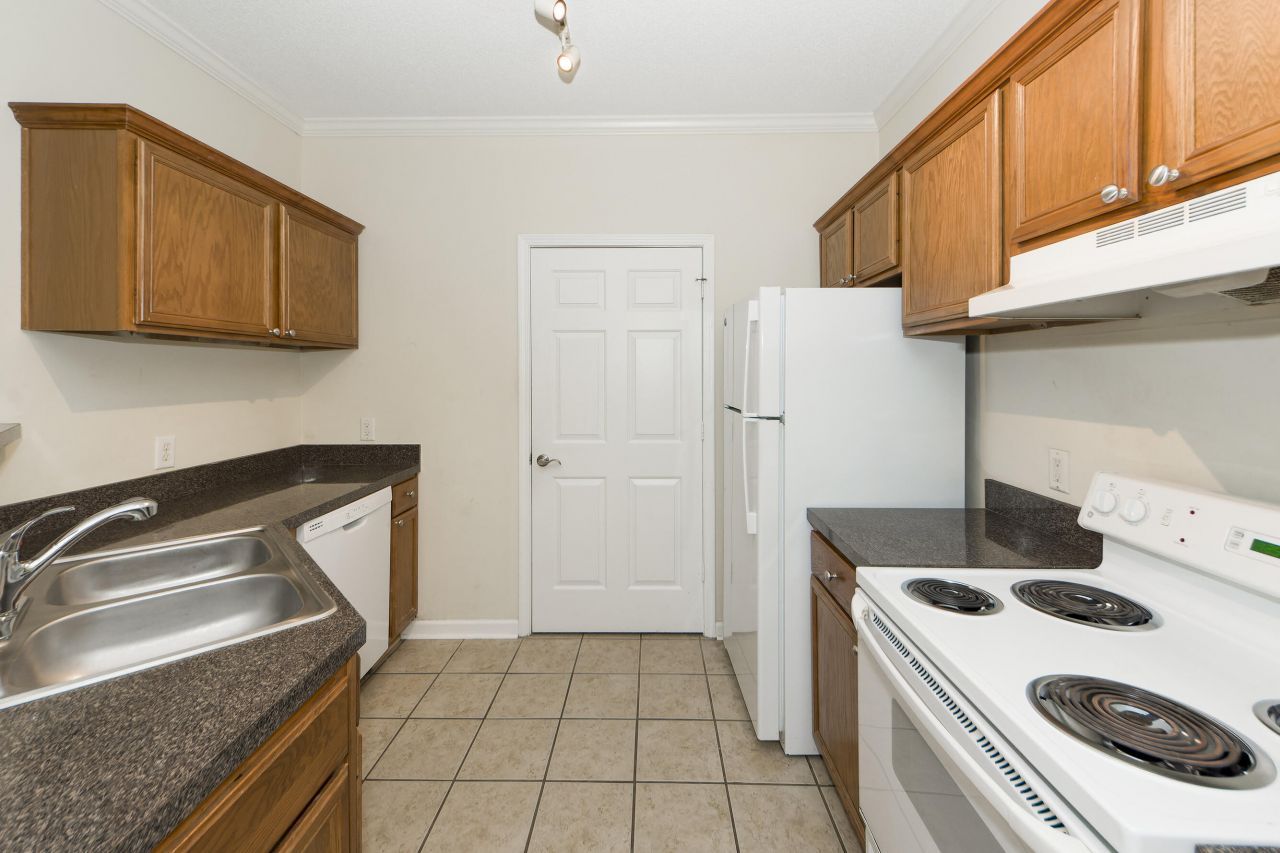 45 Sycamore Avenue Photo 6