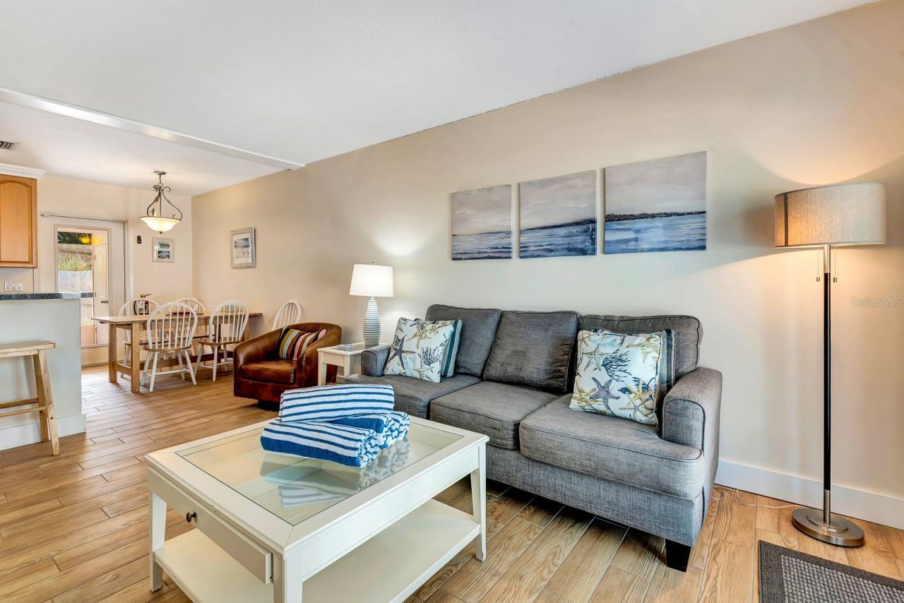 207 75th Street, Unit B, Bradenton Beach, FL 34217 Photo