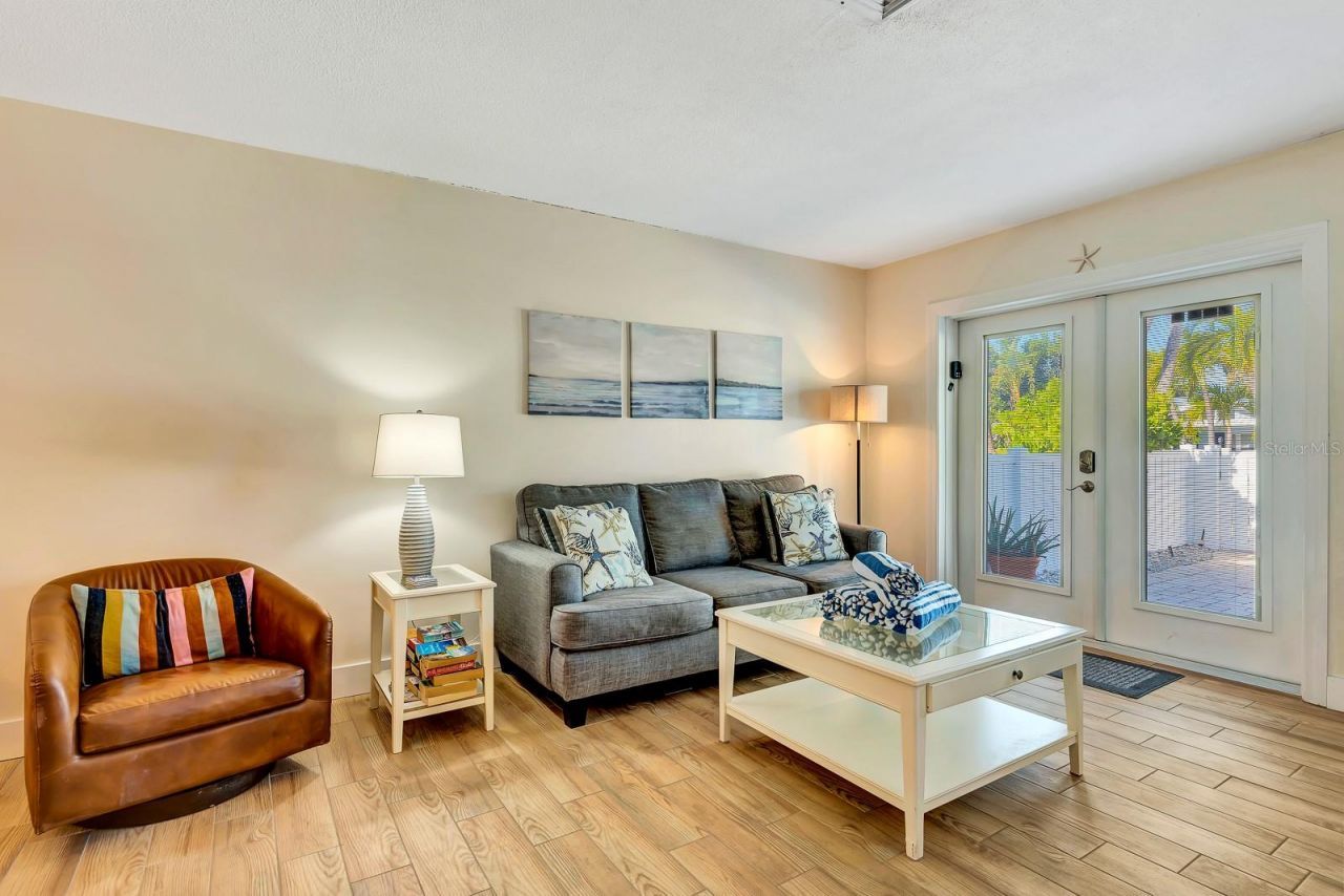 207 75th Street, Unit B, Bradenton Beach, FL 34217 Photo