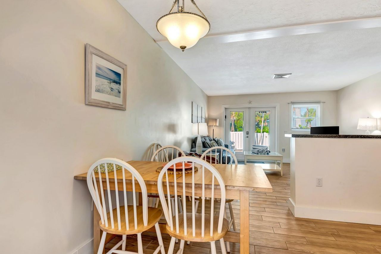 207 75th Street, Unit B, Bradenton Beach, FL 34217 Photo