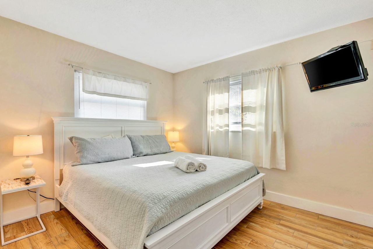 207 75th Street, Unit B, Bradenton Beach, FL 34217 Photo