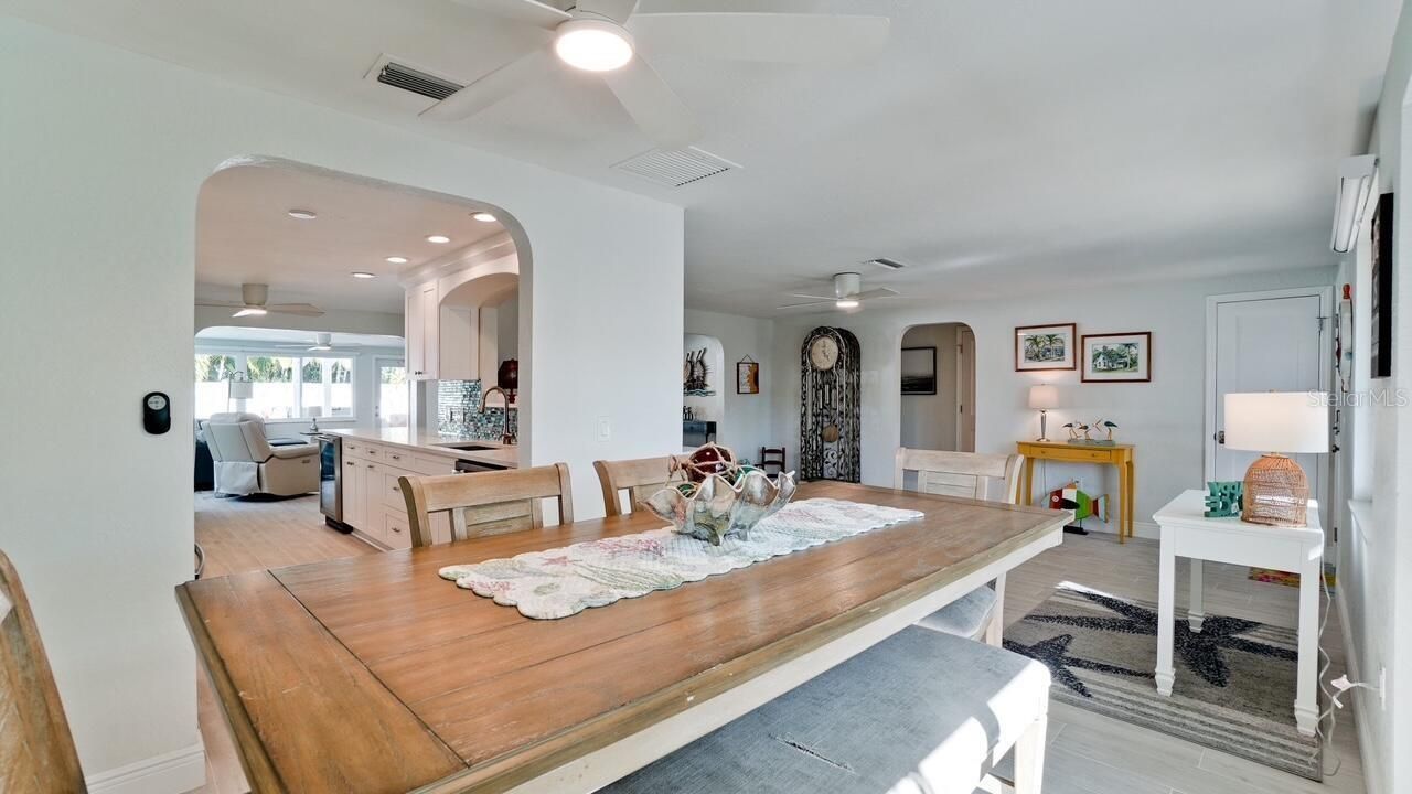 504 69th Street, Holmes Beach, FL 34217 Photo