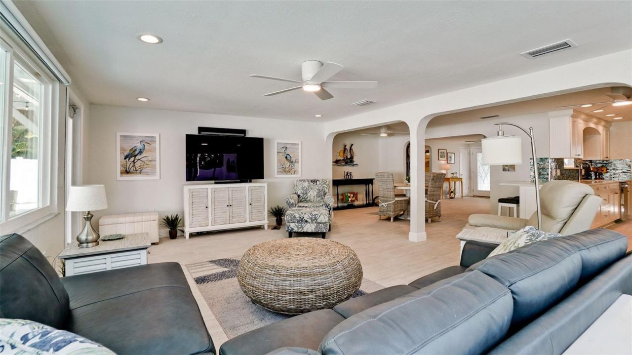 504 69th Street, Holmes Beach, FL 34217 Photo