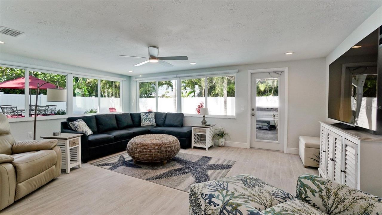 504 69th Street, Holmes Beach, FL 34217 Photo