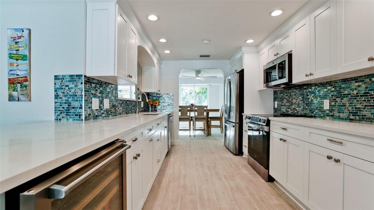 504 69th Street, Holmes Beach, FL 34217 Photo