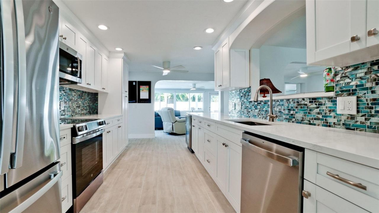 504 69th Street, Holmes Beach, FL 34217 Photo