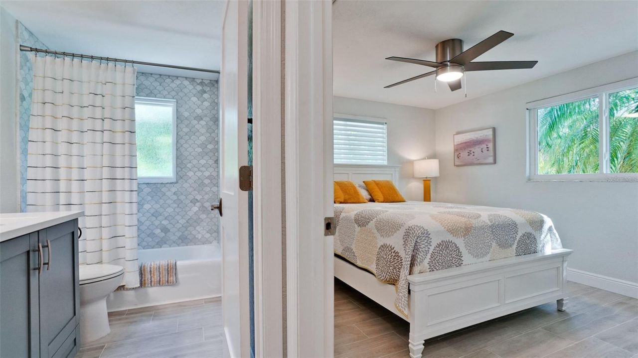 504 69th Street, Holmes Beach, FL 34217 Photo