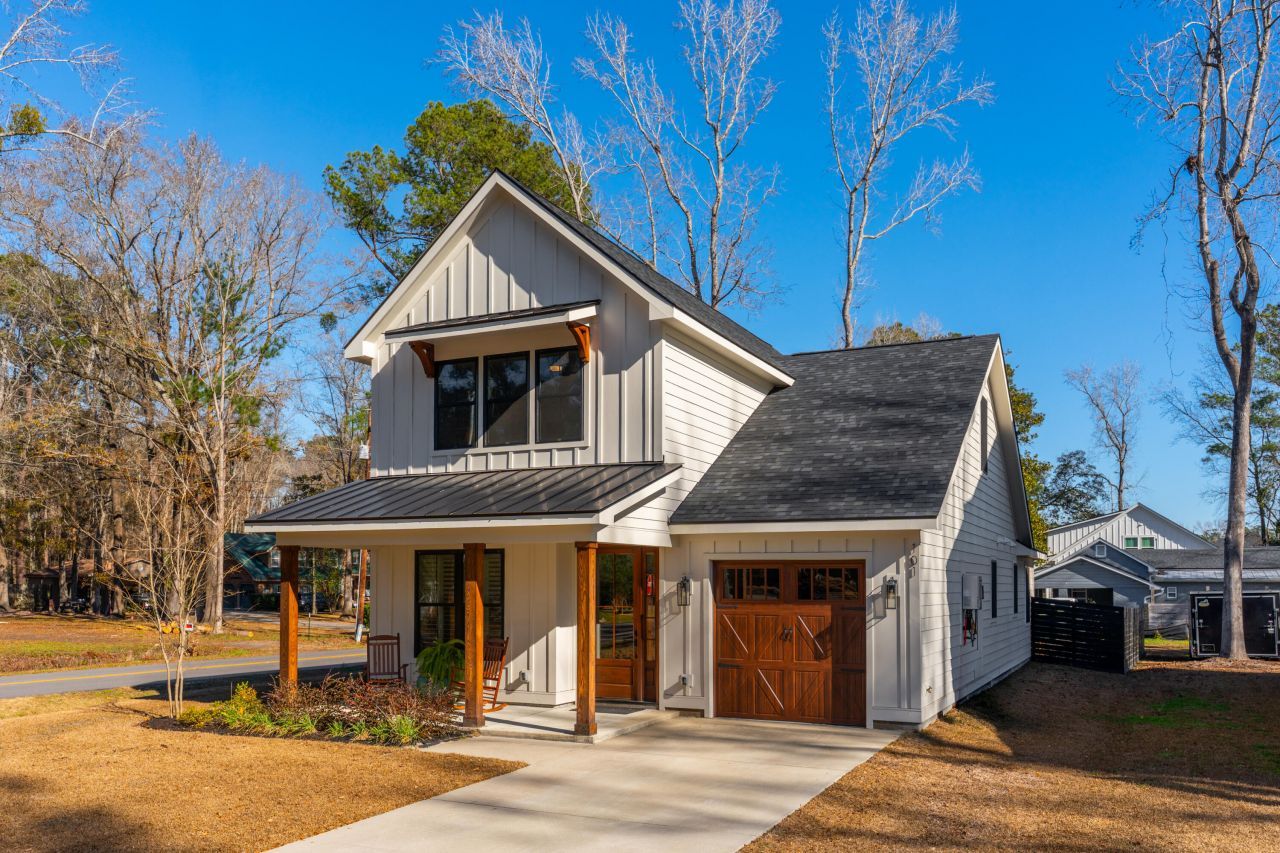 101 Classic Street Photo 1