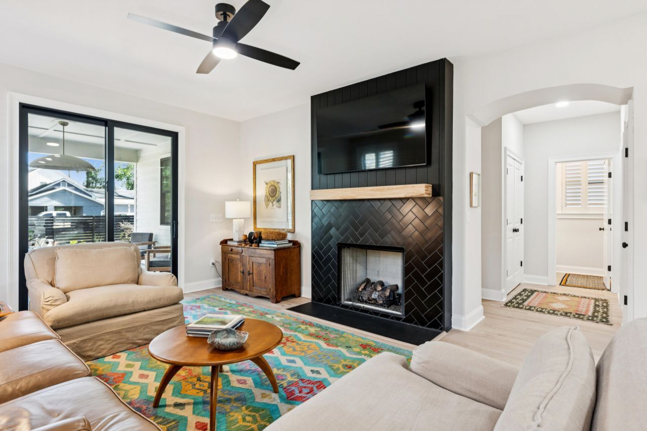 101 Classic Street Photo 11