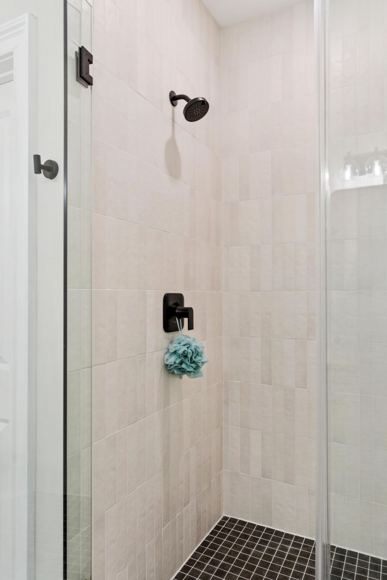 101 Classic Street Photo 15