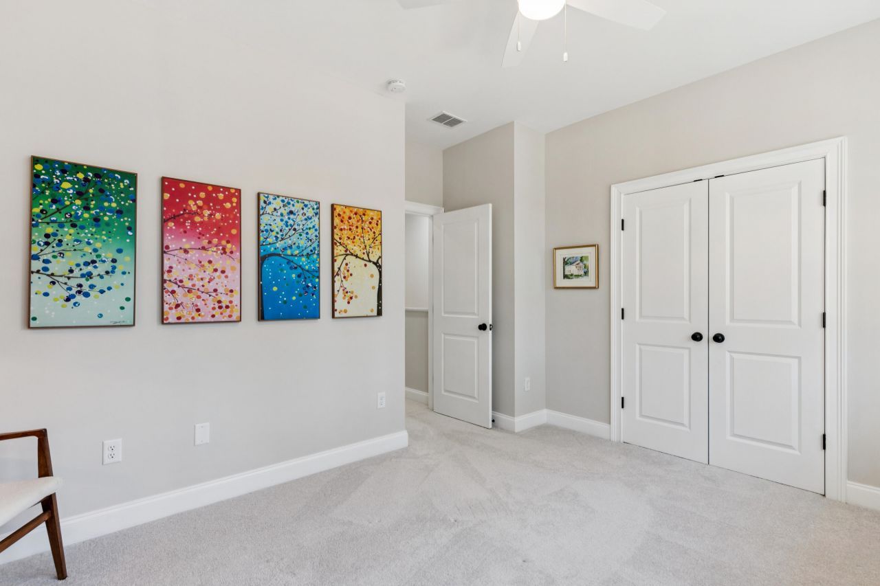 101 Classic Street Photo 24