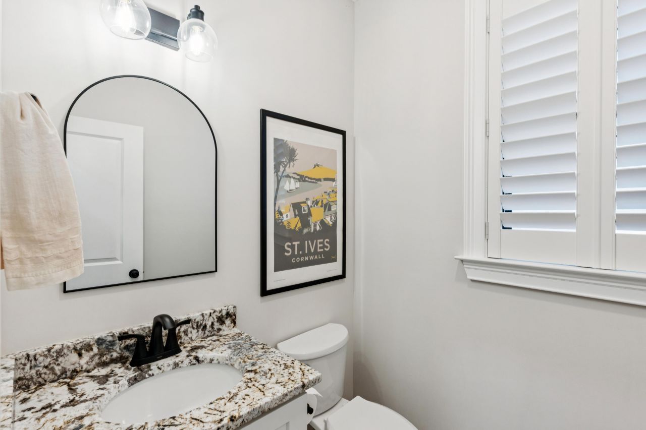 101 Classic Street Photo 25