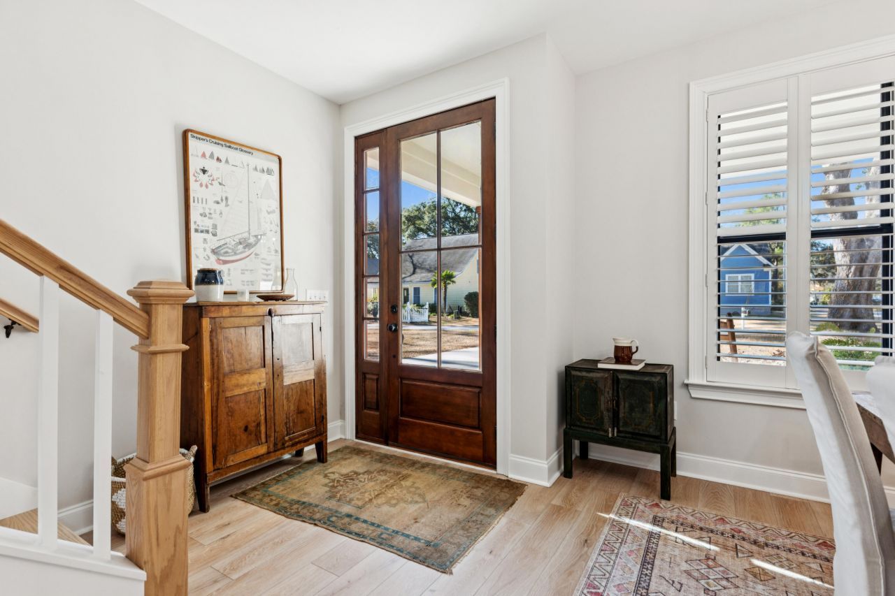 101 Classic Street Photo 3