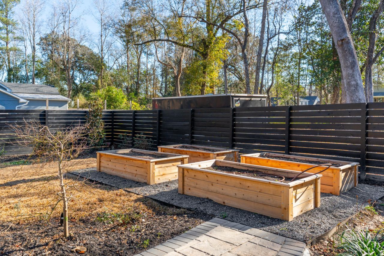 101 Classic Street Photo 30