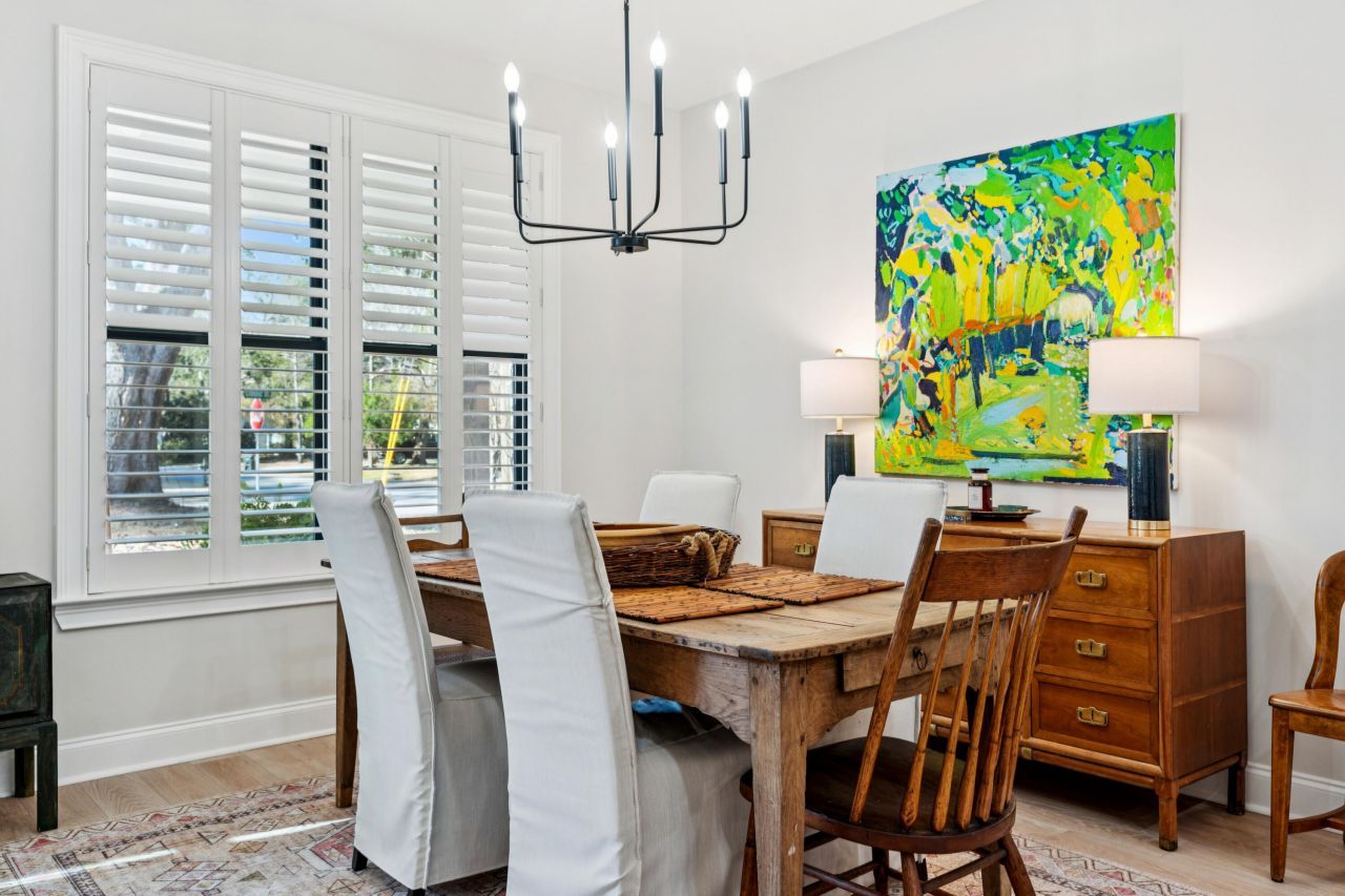 101 Classic Street Photo 5